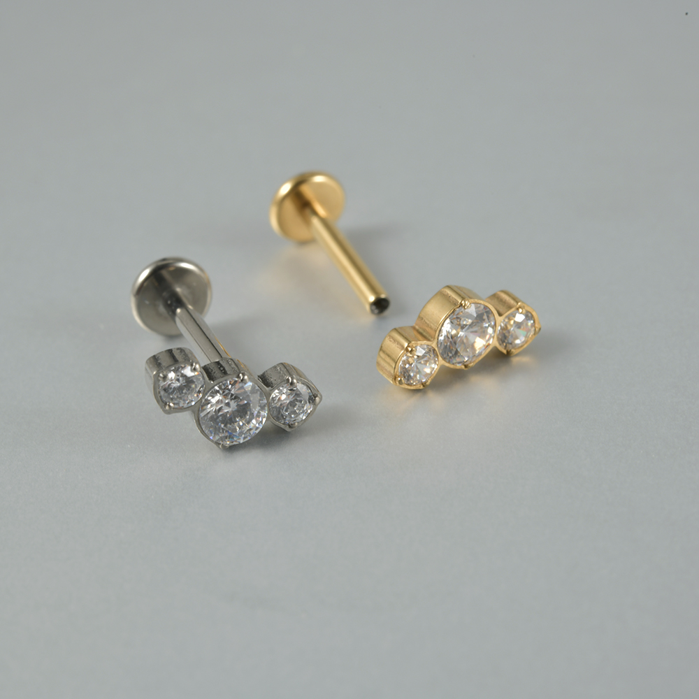 1PC Zircon G23 Solid Titanium  - Cluster Stud Ear 评论和价格