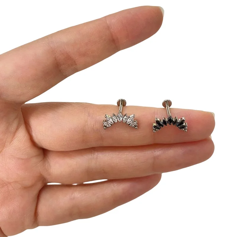 ASTM F136 Titanium PIERC 7 CZ  - Cluster Stud Ear 评论和价格