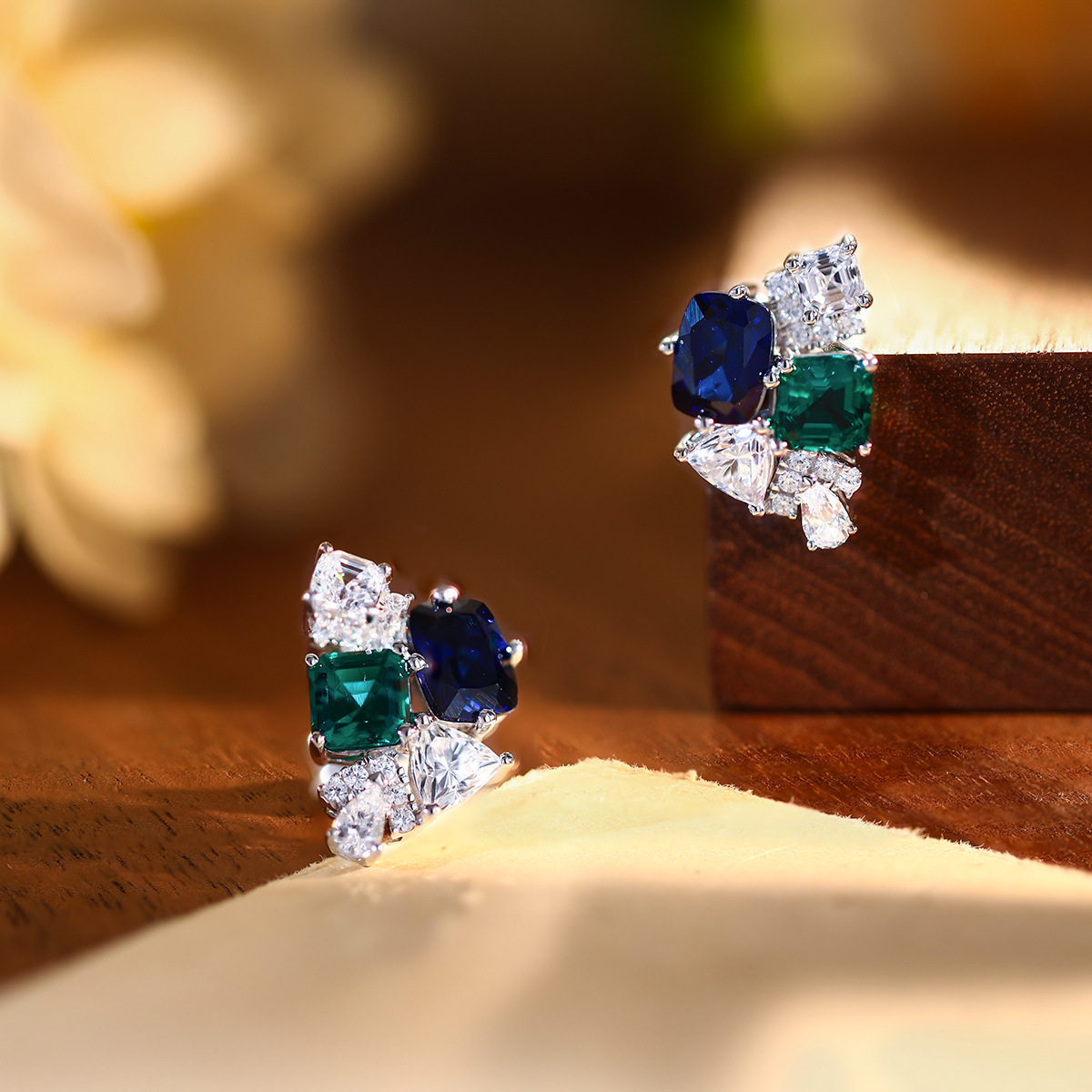 3.2cttw Lab Sapphire Emerald H - Cluster Stud Ear 评论和价格