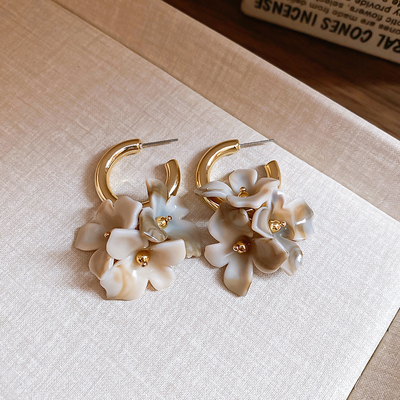 Maillard Flower Clusters Drop  - Cluster Stud Ear 评论和价格