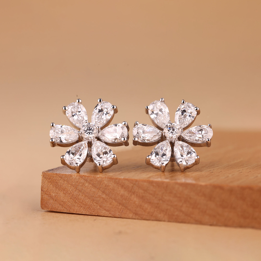 Cluster Flower Full Moissanite - Cluster Stud Ear 评论和价格